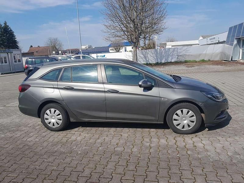 Gebraucht Opel Astra 110 PS (80 kW) 2018 Other Kombi