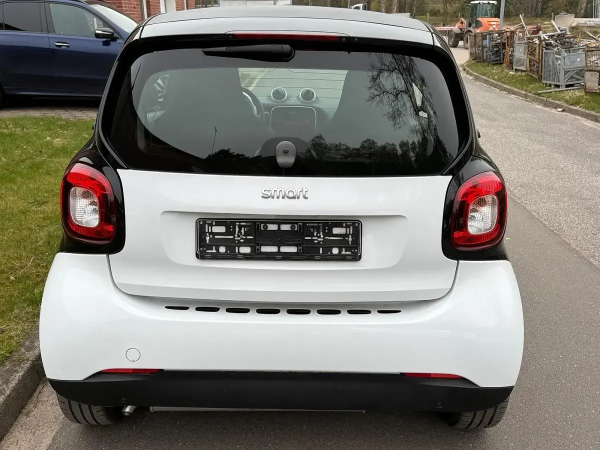 Gebraucht Smart ForTwo Coupé 60 PS (44 kW) 2015 Weiß Coupé