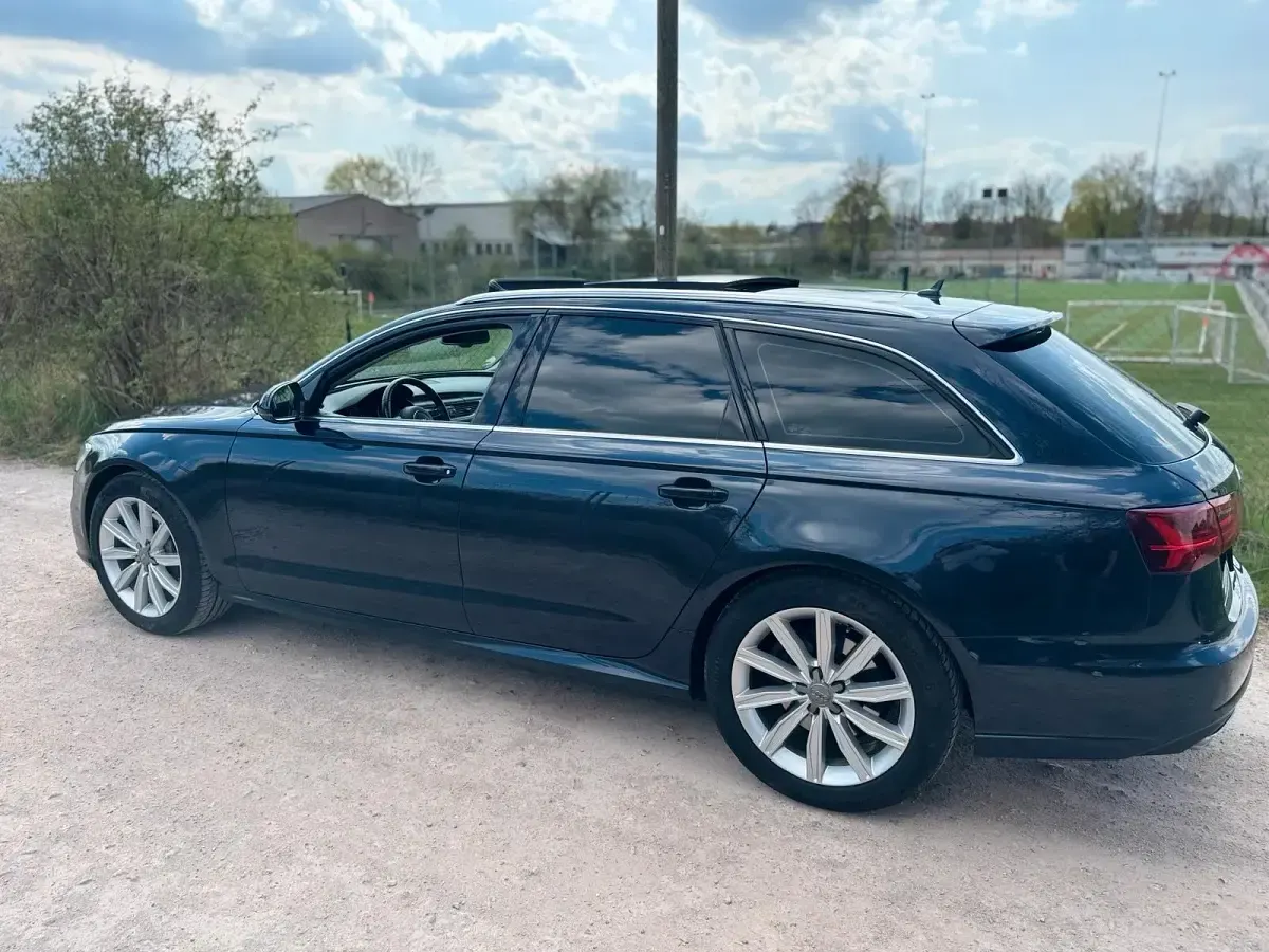 Gebraucht Audi A6 Ambiente 272 PS (200 kW) 2015 Schwarz Kombi