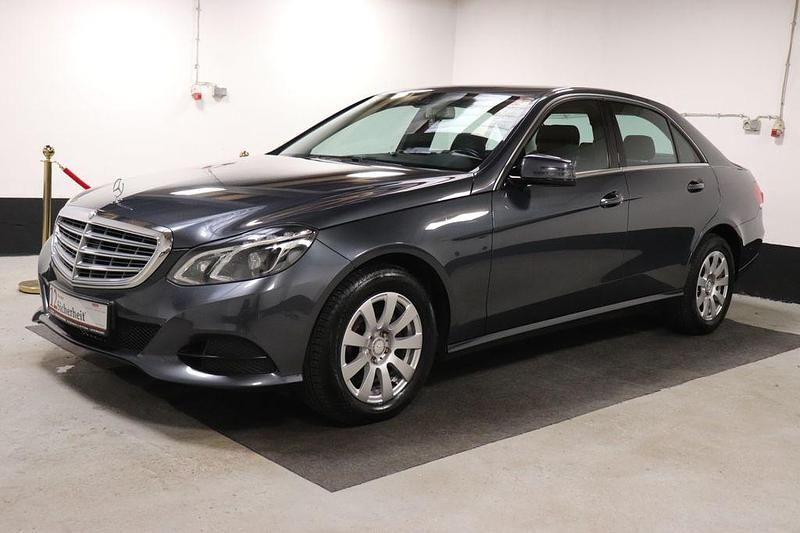 Gebraucht Mercedes E300 204 PS (150 kW) 2014 Grau Limousine