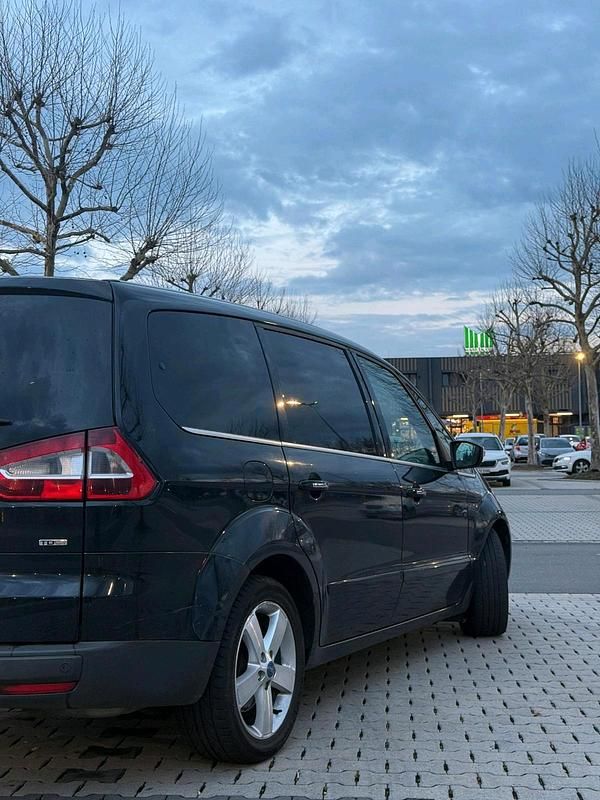 Gebraucht Ford Galaxy 175 PS (128 kW) 2010 Schwarz Van / Kleinbus