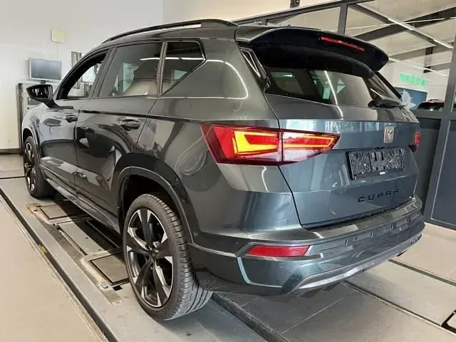 Gebraucht Cupra Ateca 150 PS (110 kW) 2024 "camouflage" gr]n SUV