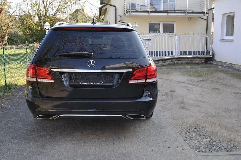 Gebraucht Mercedes E350 258 PS (189 kW) 2014 Schwarz Limousine