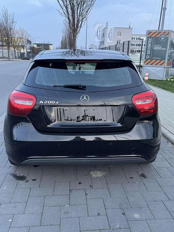 Gebraucht Mercedes A200 136 PS (100 kW) 2016 Limousine