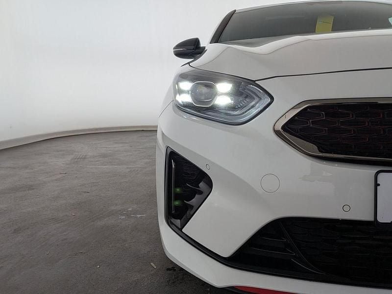 Gebraucht Kia ProCeed GT 204 PS (150 kW) 2021 (hw2) deluxe white m Kombi