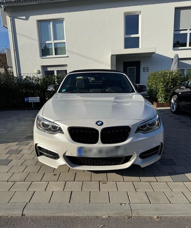 Weiß Gebraucht 2015 BMW 220 M Sport Cabrio | 20.800 € (Fairer Preis) - Bild 1/4
