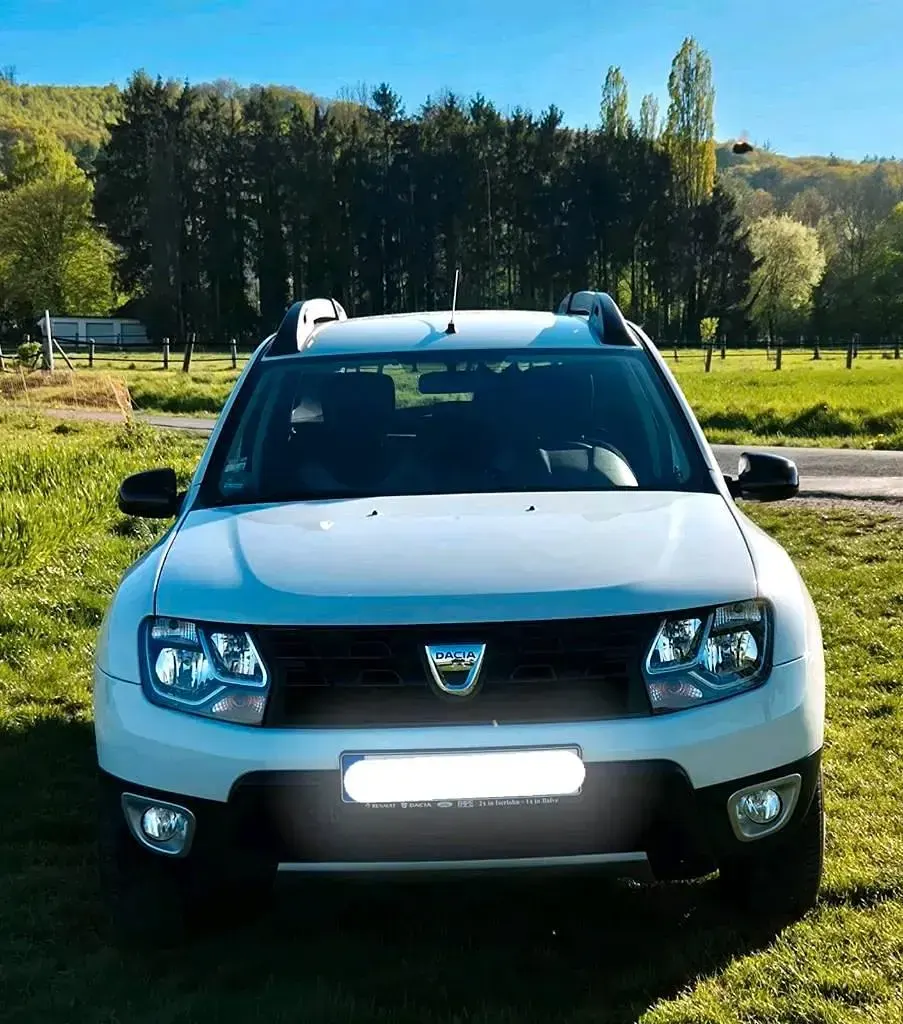 Używany Dacia Duster Black Shadow 125 KM (91 kW) 2017 Biały SUV