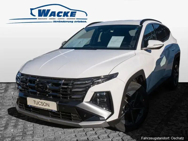 Atlas white Neu 2025 Hyundai Tucson Trend SUV | 39.877 € (Guter Preis) - Bild 1/1