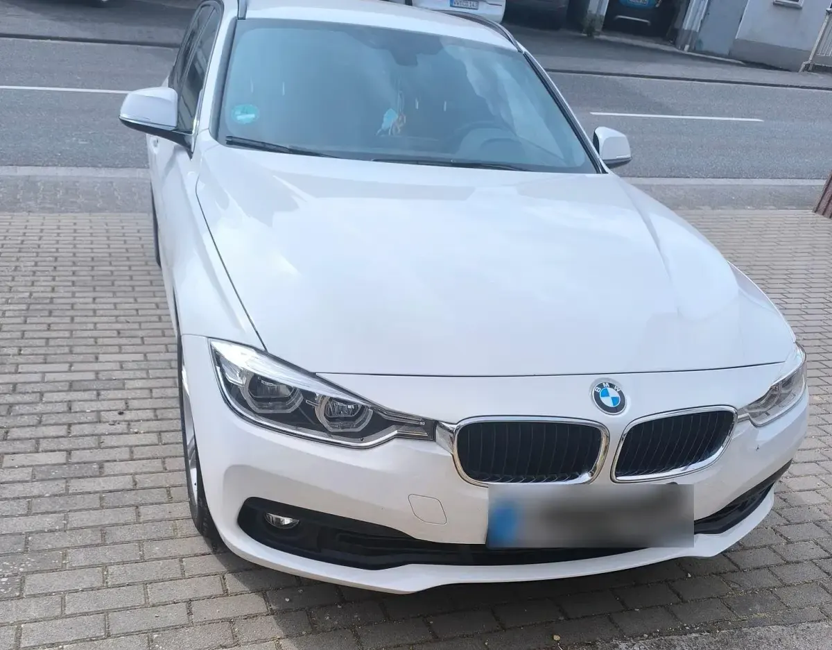 Używany BMW 320 184 KM (135 kW) 2018 Biały Kombi