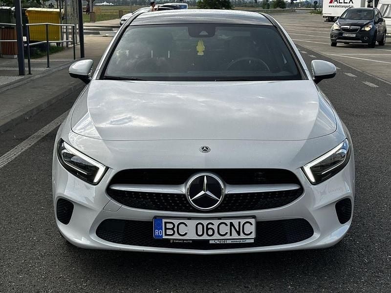 Weiß Gebraucht 2022 Mercedes 200 Limousine | 32.500 € (Superpreis) - Bild 1/4