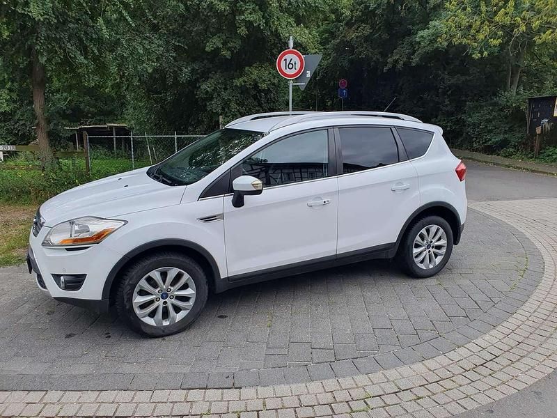 Weiß Gebraucht 2011 Ford Kuga Trend SUV | 6.400 € (Fairer Preis) - Bild 1/4