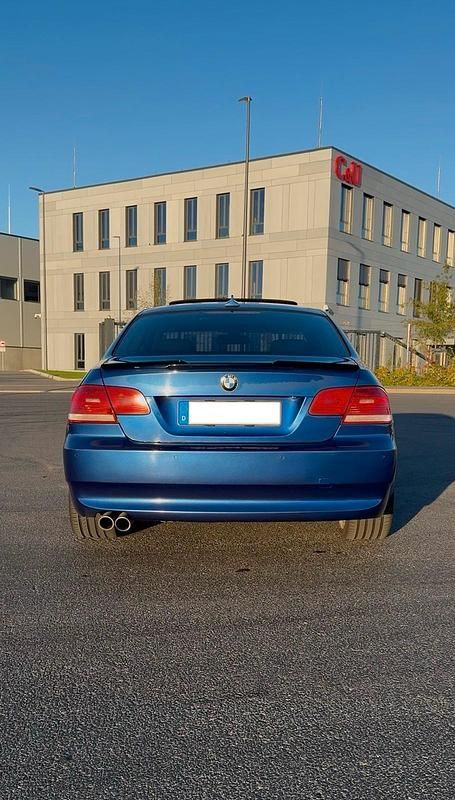 Gebraucht BMW 330 231 PS (169 kW) 2007 Blau Coupé