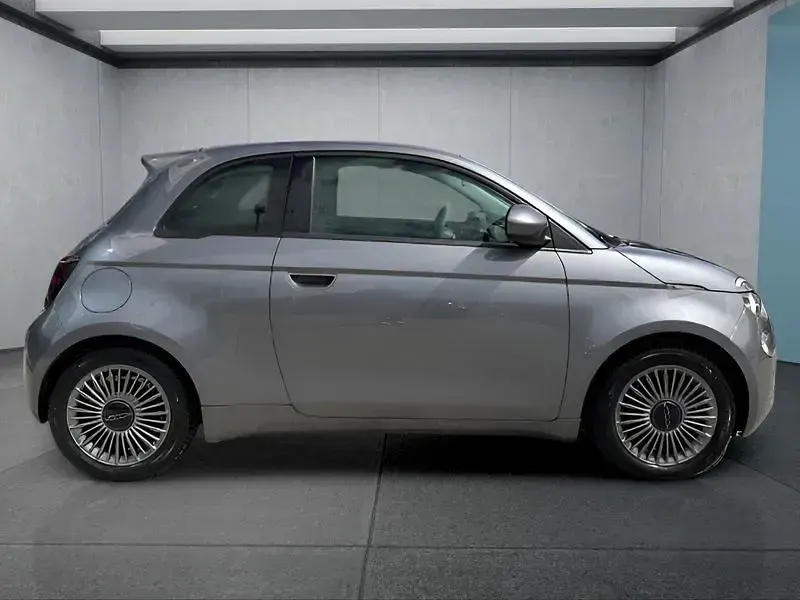 Gebraucht Fiat 500e Icon 86 kW (118 PS) 2022 Grau Kleinwagen