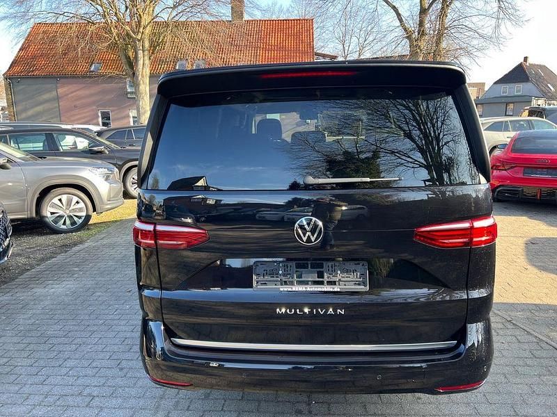 Neu VW Multivan Style 150 PS (110 kW) 2025 Deep black perl. Van