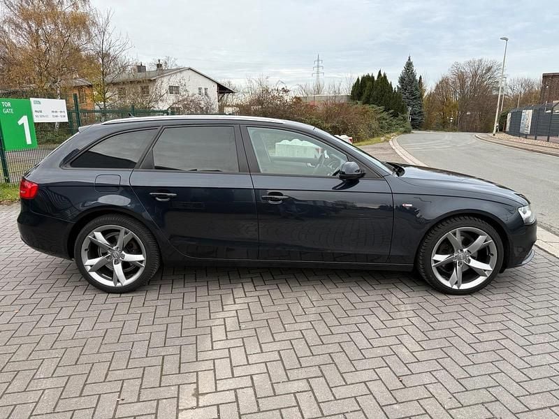 Gebraucht Audi A4 S-Line 150 PS (110 kW) 2013 Blau Kombi