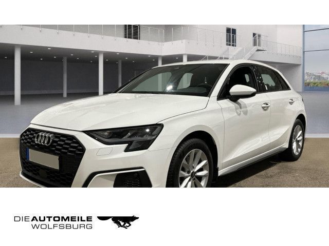 Weiß Gebraucht 2021 Audi A3 Sportback Sport Limousine | 23.690 € (Guter Preis) - Bild 1/4