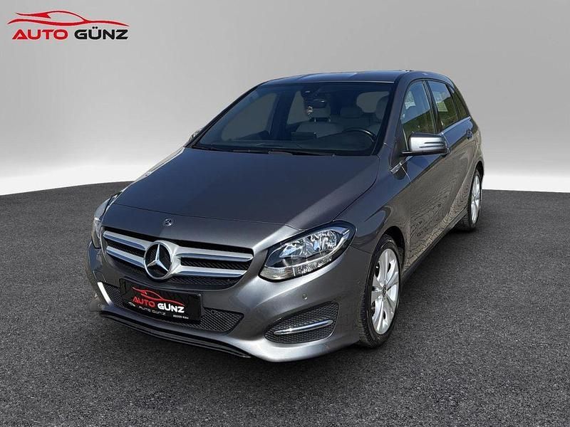 Gebraucht Mercedes B180 Urban 122 PS (89 kW) 2017 Grau Van / Kleinbus