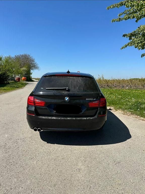Second-hand BMW 520 184 CP (135 kW) 2012 Bej Berlinǎ