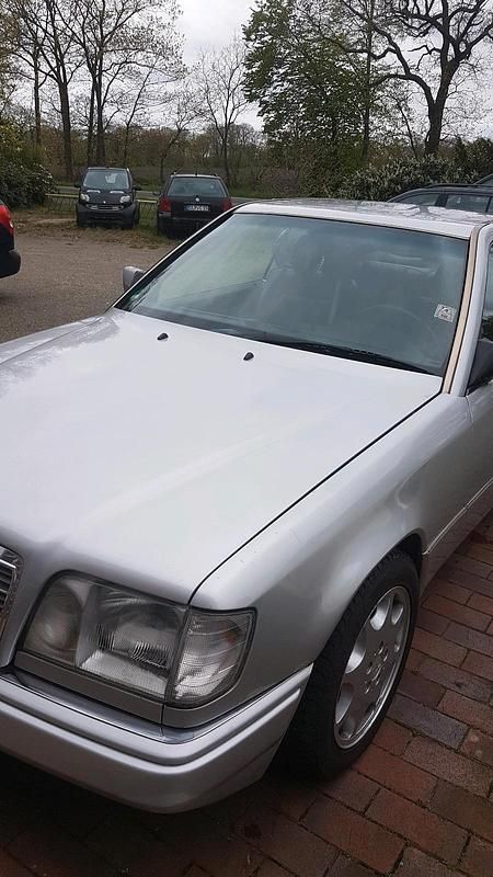 Gebraucht Mercedes 300 180 PS (132 kW) 1992 Silber Coupé