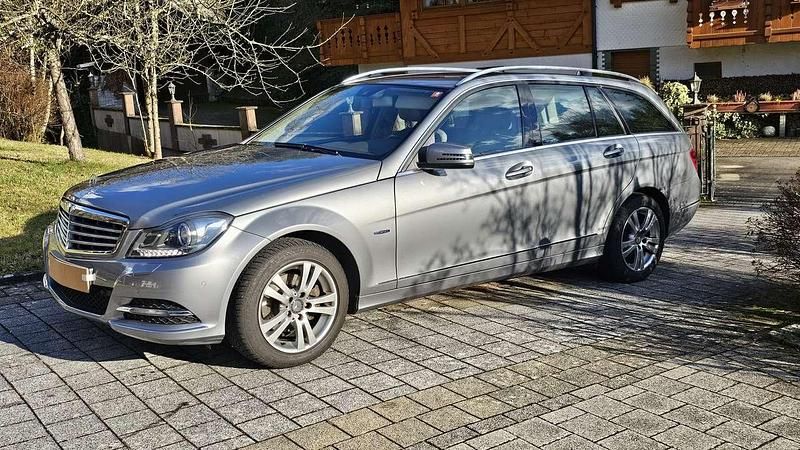 Gebraucht Mercedes C200 136 PS (100 kW) 2011 Silber Kombi