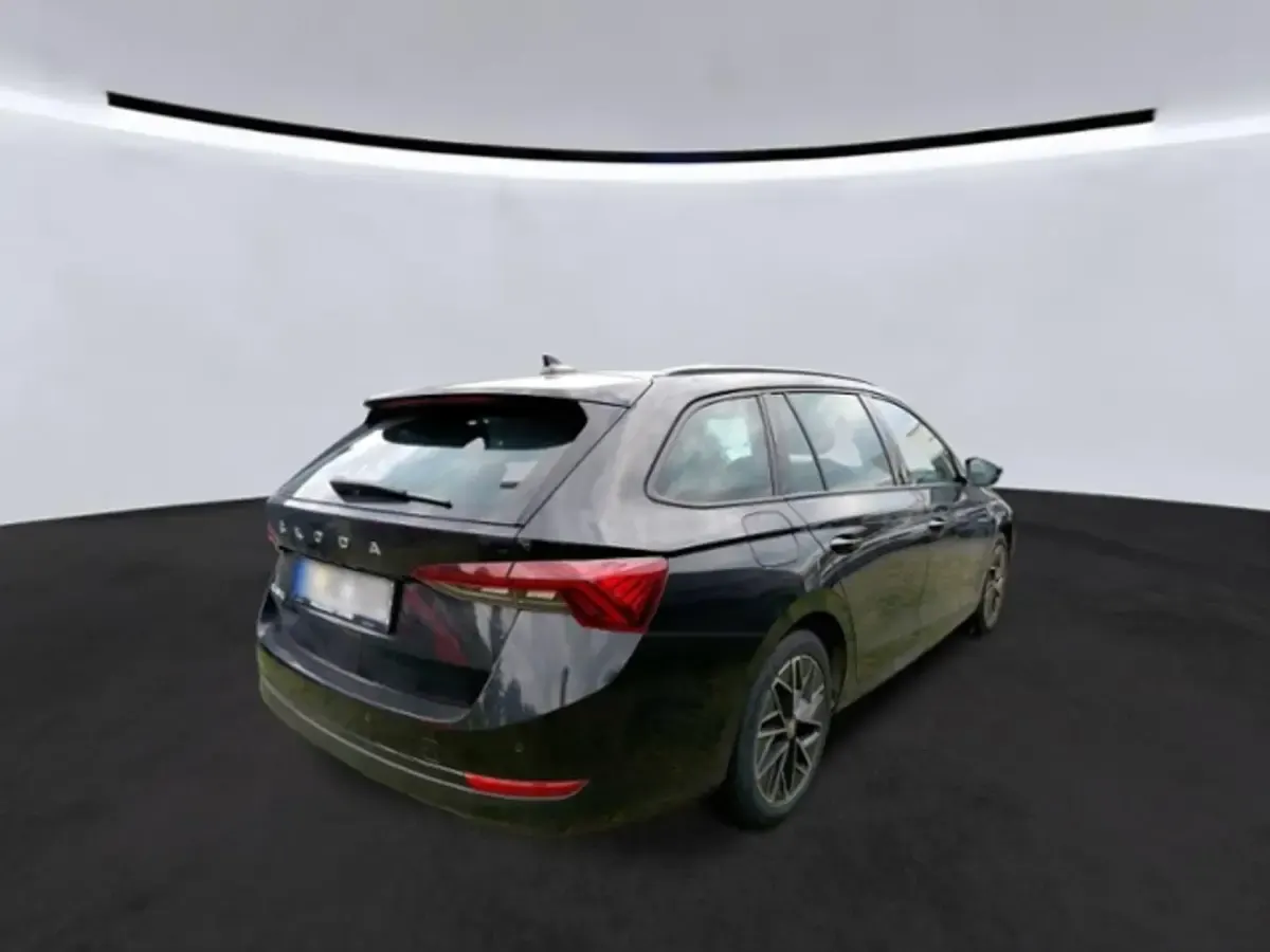 Gebraucht Skoda Octavia Ambition 150 PS (110 kW) 2022 Schwarz Kombi