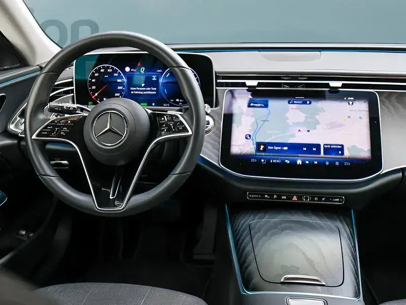 Gebraucht Mercedes E300 204 PS (150 kW) 2025 Schwarz Kombi