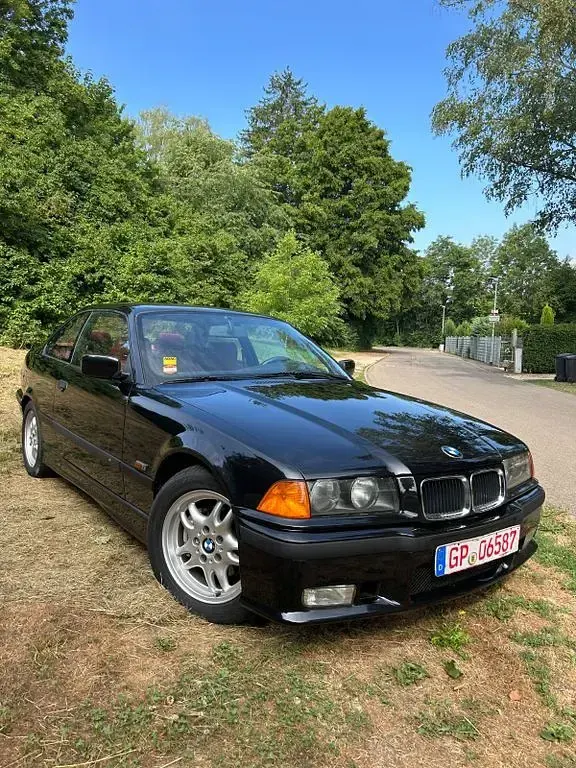 Gebraucht BMW 320 M Sport 150 PS (110 kW) 1996 Schwarz Coupé