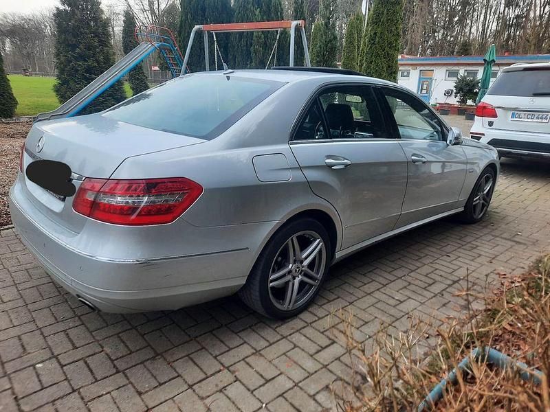 Gebraucht Mercedes E350 231 PS (169 kW) 2009 Grau Limousine