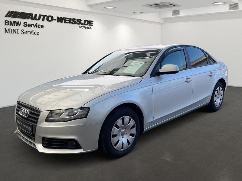 Eissilber (silber) Gebraucht 2009 Audi A4 Attraction Limousine | 10.990 € (Etwas zu teuer) - Bild 1/4