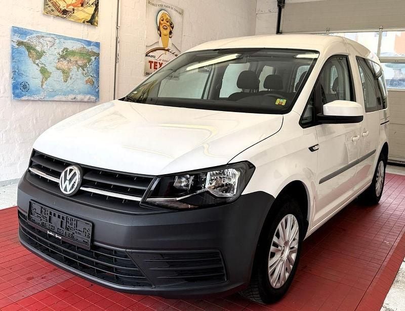 Second-hand VW Caddy 84 CP (61 kW) 2015 Alb Monovolum