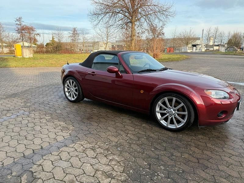 Rot Gebraucht 2006 Mazda MX5 Cabrio | 6.299 € (Fairer Preis) - Bild 1/4