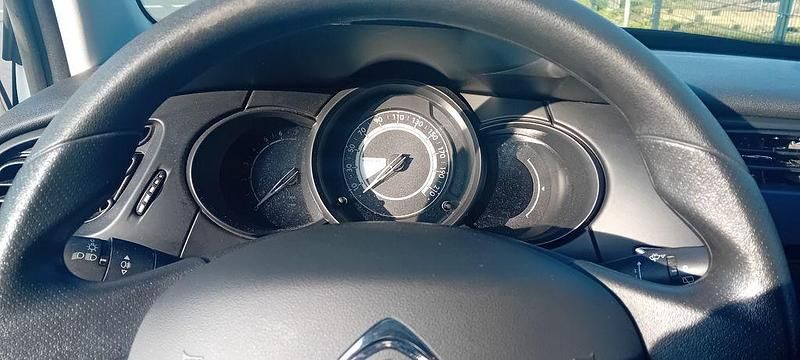 Gebraucht Citroën C3 Attraction 68 PS (50 kW) 2016 Weiß Kleinwagen