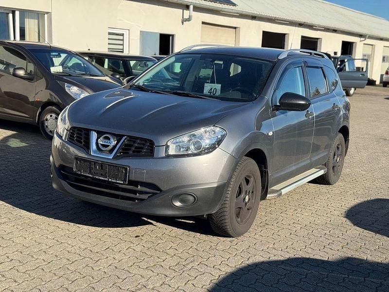 Grau Gebraucht 2011 Nissan Qashqai +2 Visia SUV | 6.600 € (Guter Preis) - Bild 1/4