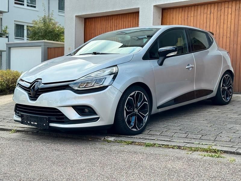Silber Gebraucht 2017 Renault Clio IV Kleinwagen | 8.350 € (Fairer Preis) - Bild 1/4