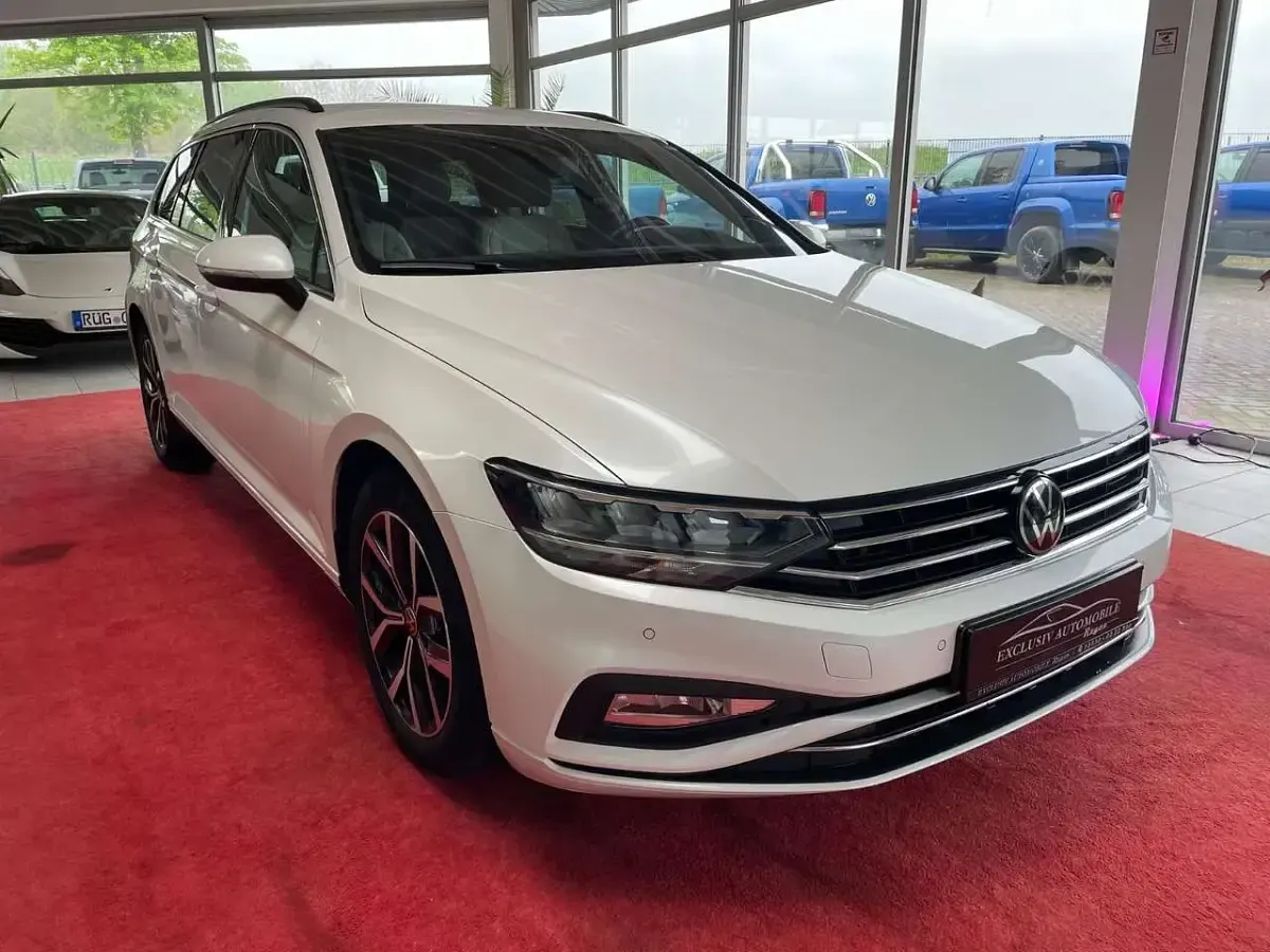 Gebraucht VW Passat Business 200 PS (147 kW) 2022 Oryxweiss Kombi