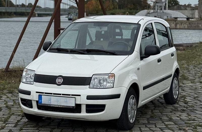 Weiß Gebraucht 2011 Fiat Panda Kleinwagen | 3.900 € (Fairer Preis) - Bild 1/4