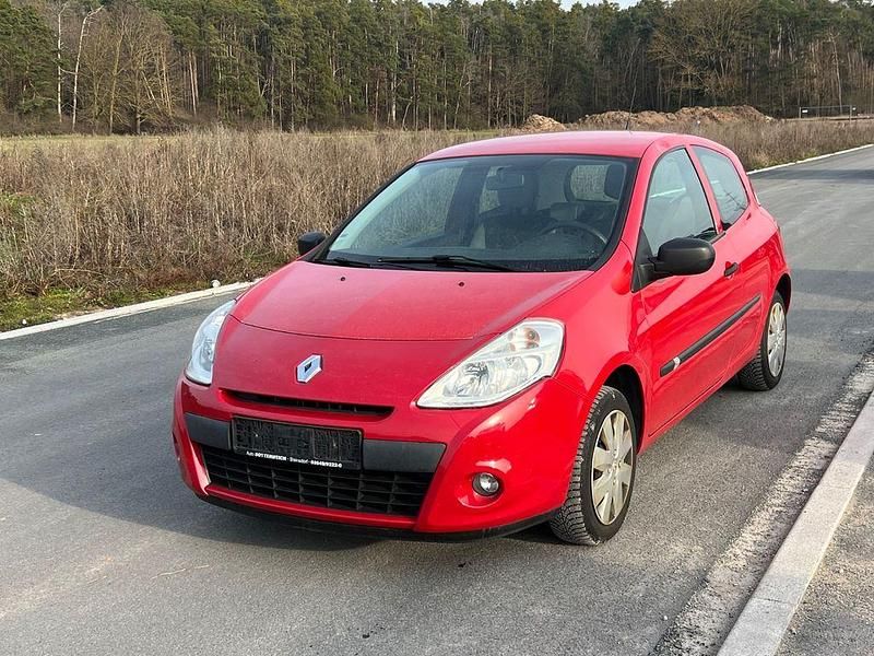 Gebraucht Renault Clio II 75 PS (55 kW) 2010 Rot Limousine