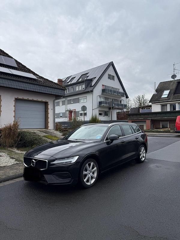 Gebraucht Volvo V60 150 PS (110 kW) 2020 Schwarz Kombi