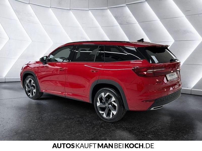 Neu Skoda Kodiaq SportLine 193 PS (141 kW) 2025 Velvet rot premium metallic SUV