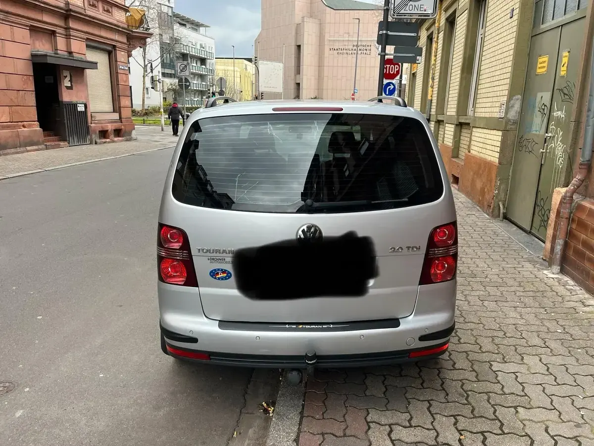 Gebraucht VW Touran 140 PS (102 kW) 2009 Silber Van / Kleinbus