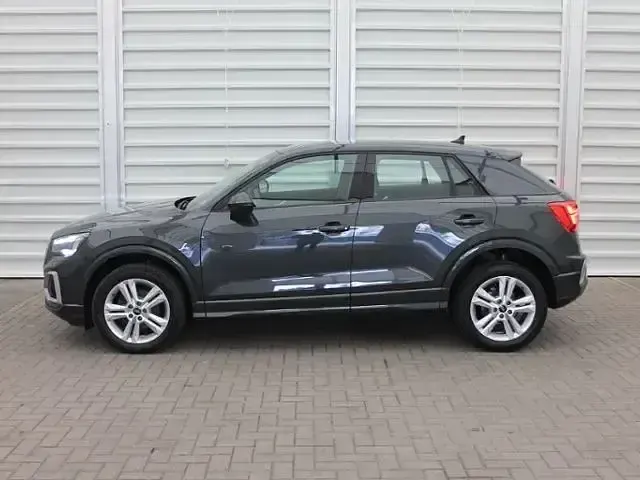 Używany Audi Q2 Advanced Plus 150 KM (110 kW) 2024 Szary SUV