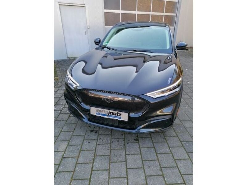 Grau Gebraucht 2022 Ford Mustang Mach-E Extended Range SUV | 32.990 € (Guter Preis) - Bild 1/4