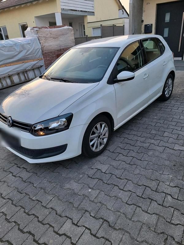 Gebraucht VW Polo 60 PS (44 kW) 2010 Weiß Kleinwagen