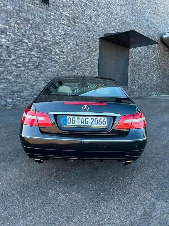 Gebraucht Mercedes E350 231 PS (169 kW) 2009 Schwarz Coupé
