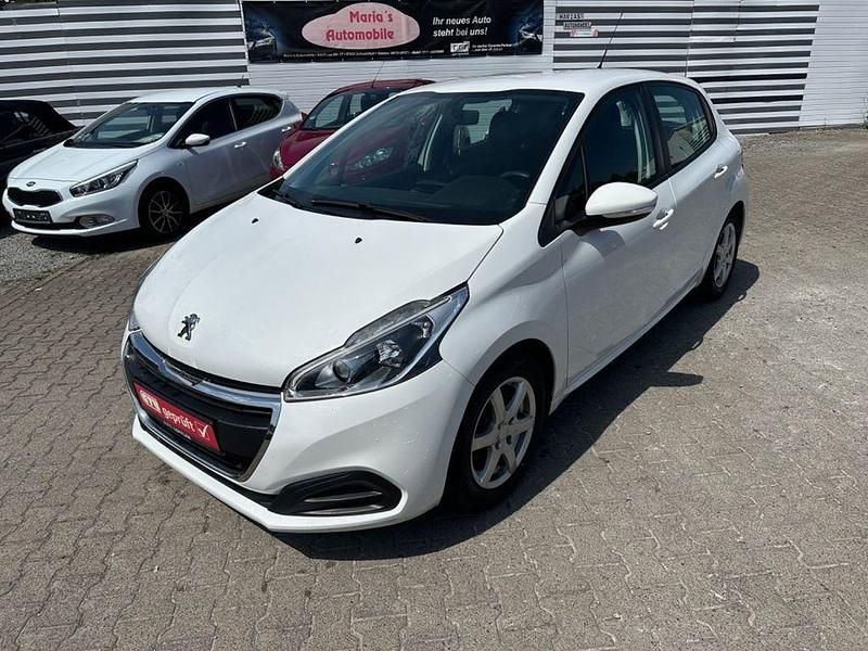 Gebraucht Peugeot 208 Active 82 PS (60 kW) 2017 Weiß Kleinwagen