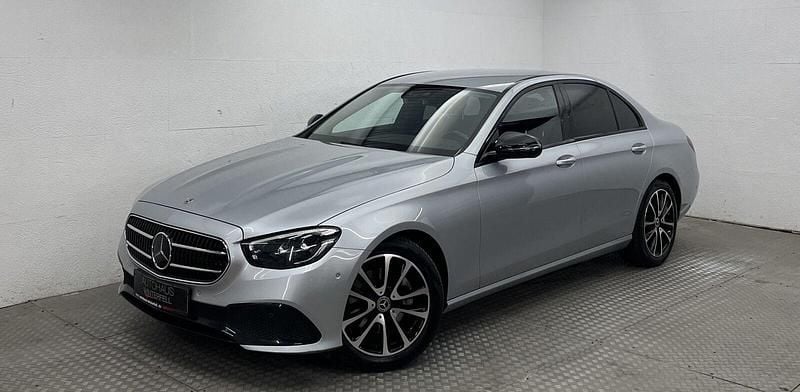 Hightechsilber Gebraucht 2022 Mercedes E220 Avantgarde Limousine | 34.800 € (Guter Preis) - Bild 1/4
