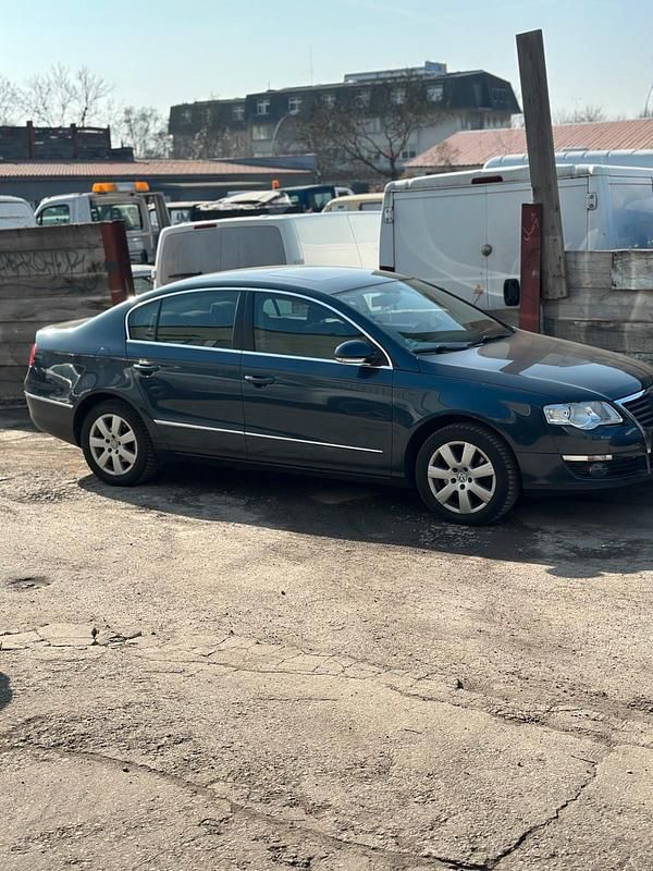 Gebraucht VW Passat 150 PS (110 kW) 2007 Blau Limousine