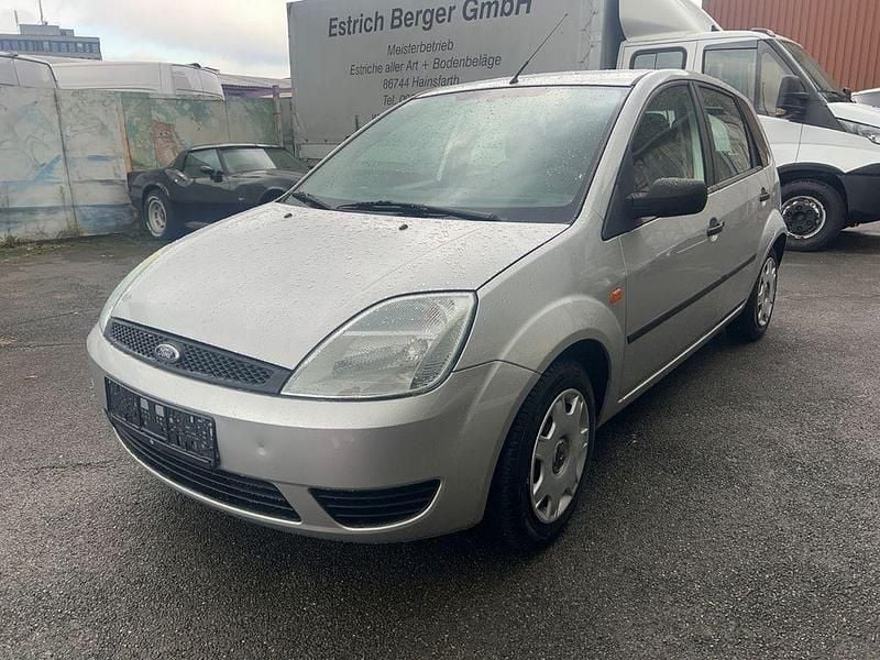 Gebraucht Ford Fiesta 60 PS (44 kW) 2004 Silber Limousine