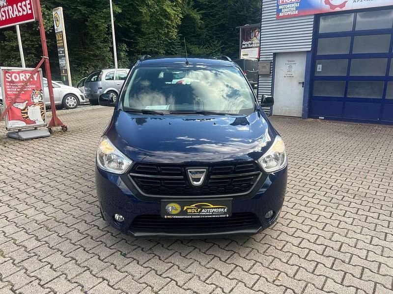 Gebraucht Dacia Lodgy Comfort 102 PS (75 kW) 2019 Blau marine Van / Kleinbus