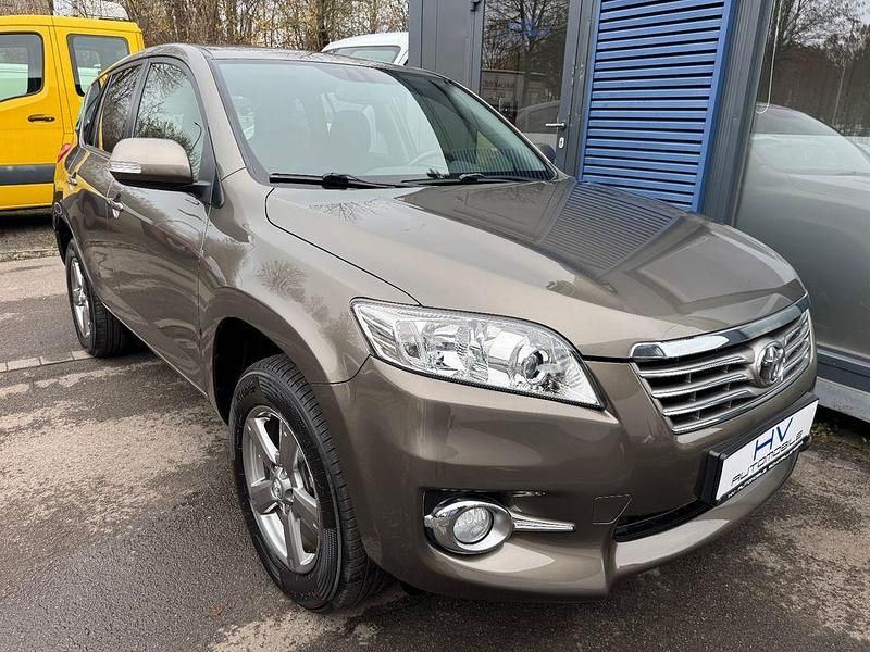 Grau Gebraucht 2013 Toyota RAV4 Life SUV | 12.850 € (Fairer Preis) - Bild 1/4